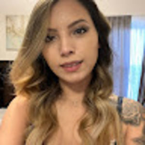 Meet your Posher, Holley